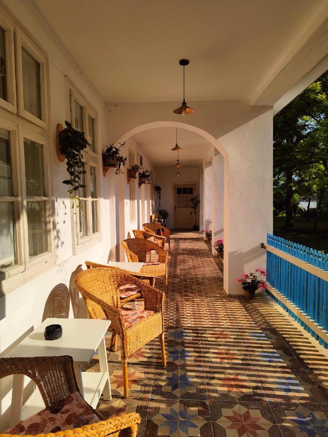 Bed and Breakfast Ethno&Coffee House Tulip Glozan Экстерьер фото