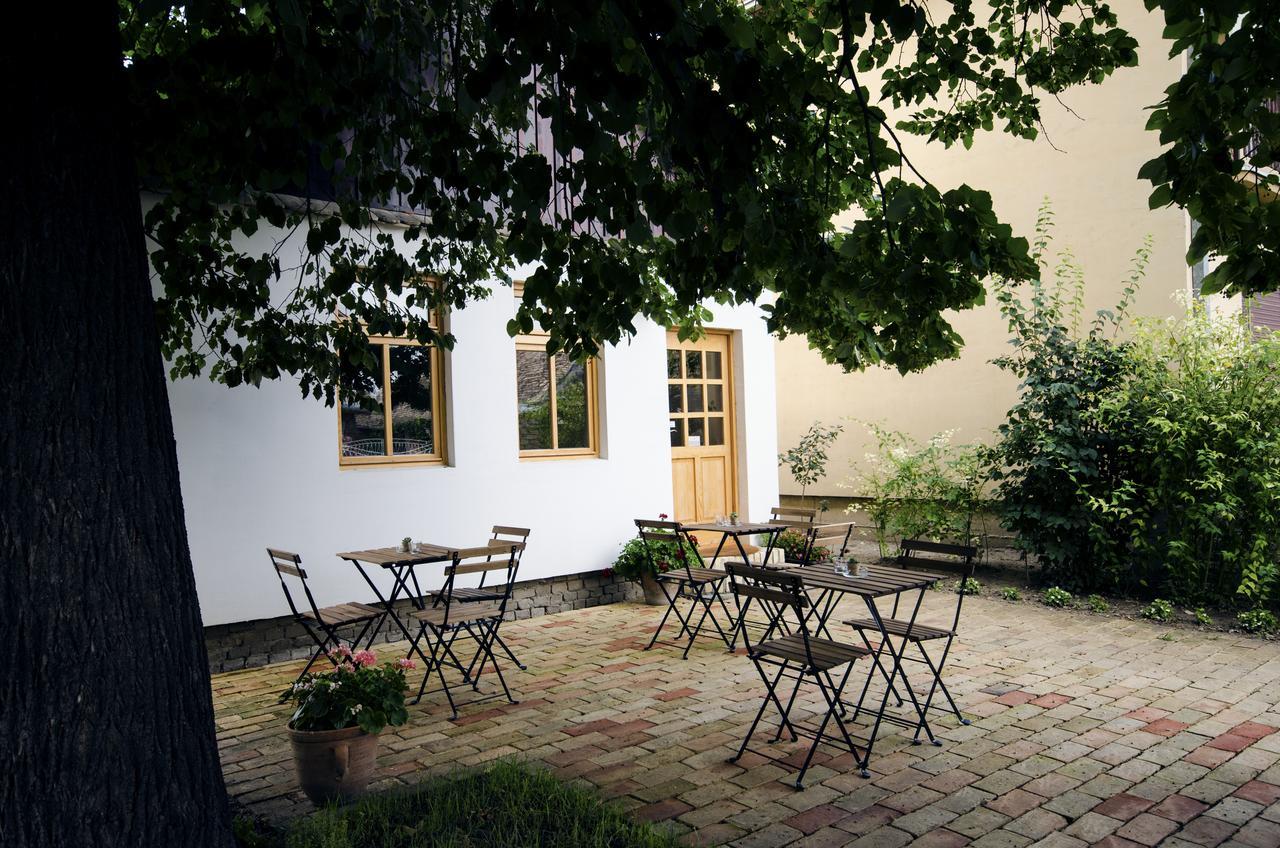 Bed and Breakfast Ethno&Coffee House Tulip Glozan Экстерьер фото